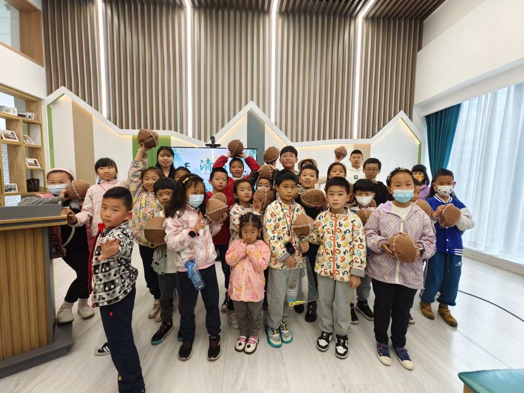 1682303230445749.jpg 1682303230445749.jpg